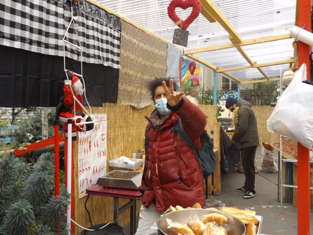 Une initiative solidaire spontanée qui permet de remettre du lien dans ce quartier du XXème arrondissement de Paris.