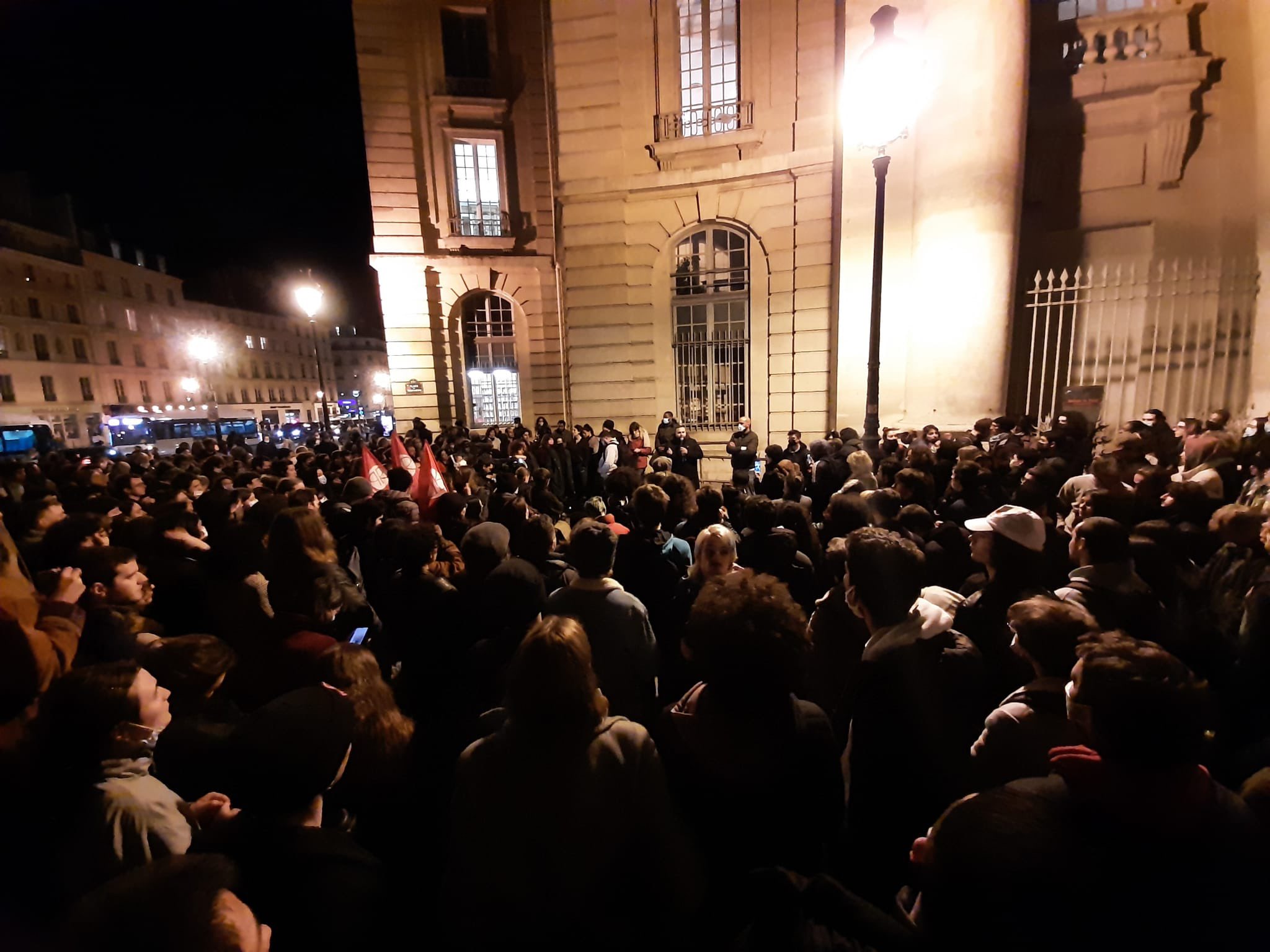 Menacé par l'extrême-droite, Anasse Kazib remplit le Panthéon - Bondy Blog